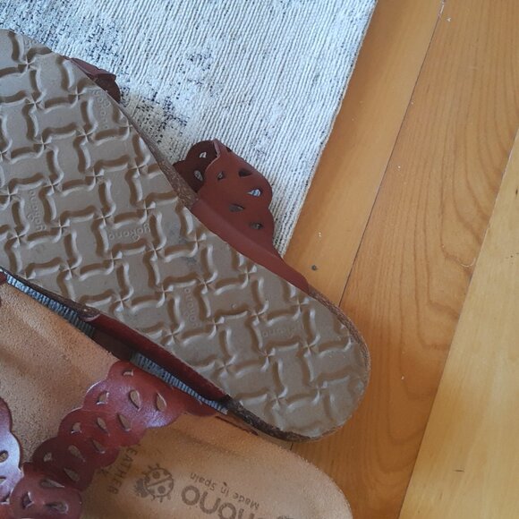 Sandals - Picture 2 of 2